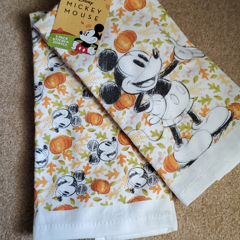 Disney Fall Mickey Mouse Kitchen Towel Set with Set of 4 Spatulas - Picture 3 of 5